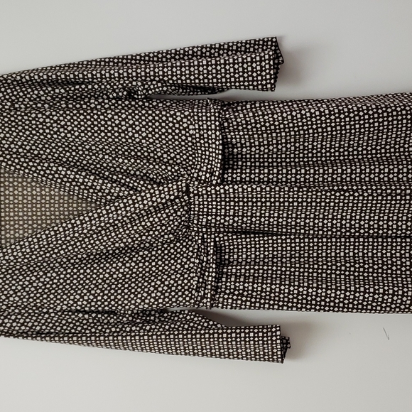 Motherhood dress brown and tan diamond shapes - Picture 4 of 7